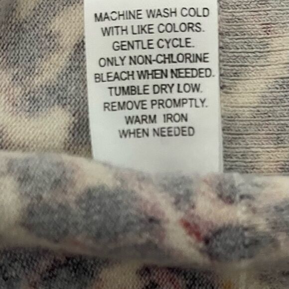 Oleg Cassini Button Down Cardigan - Picture 9 of 9